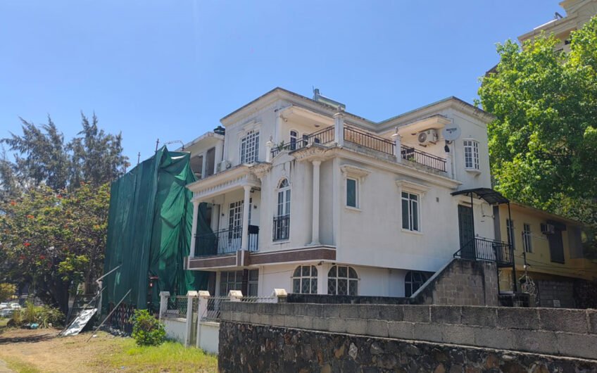 For sale big house at Sandapa St, Port Louis.