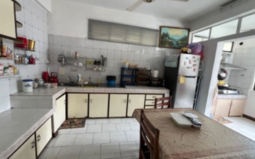 For sale commercial/residential building at Rue St Georges, Port Louis.