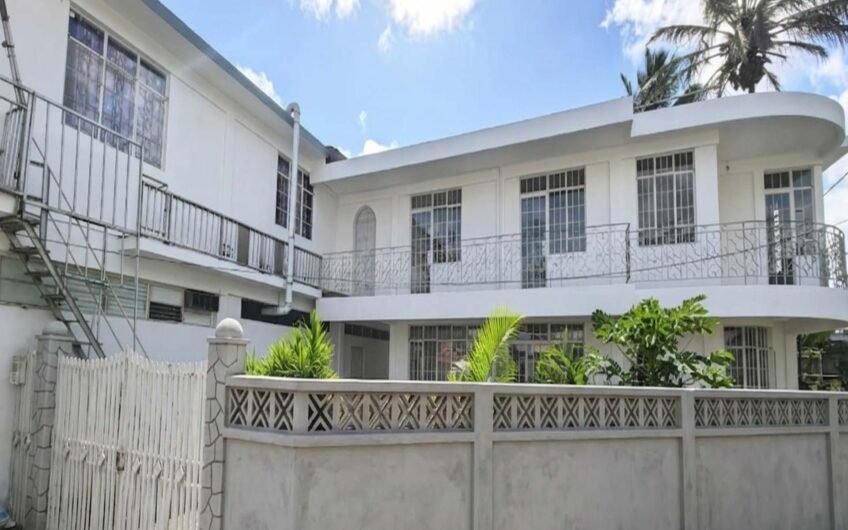For sale commercial building of 8000sqft at Glen Park crossroads, Vacoas